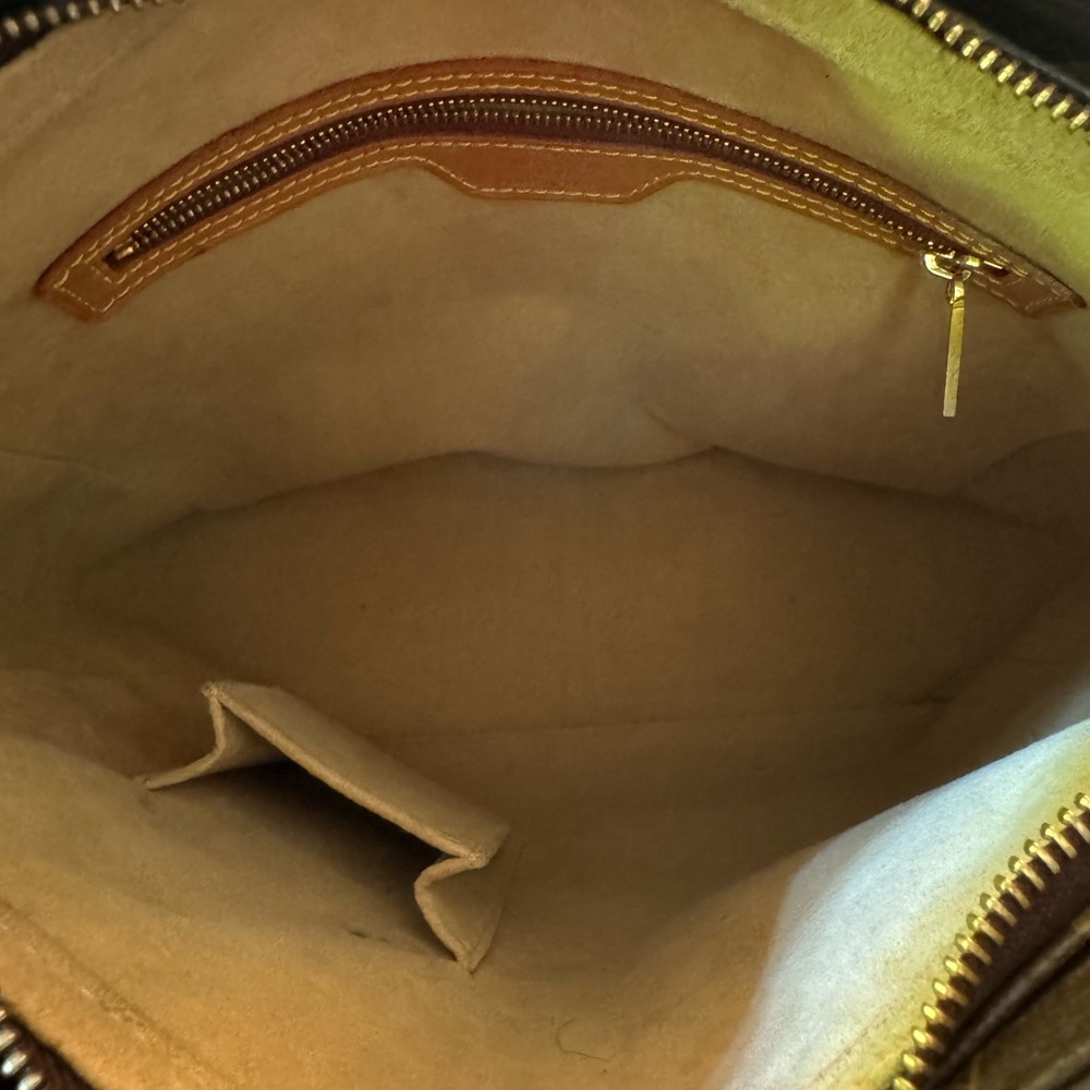 Louis Vuitton Looping - Picture 3 of 9